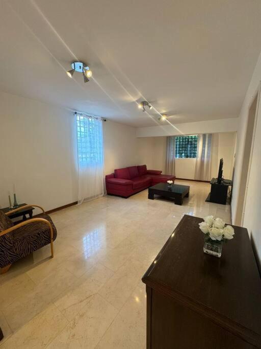 Amplia Y Moderna Casa En Urb Chuao Сasa de vacaciones Caracas